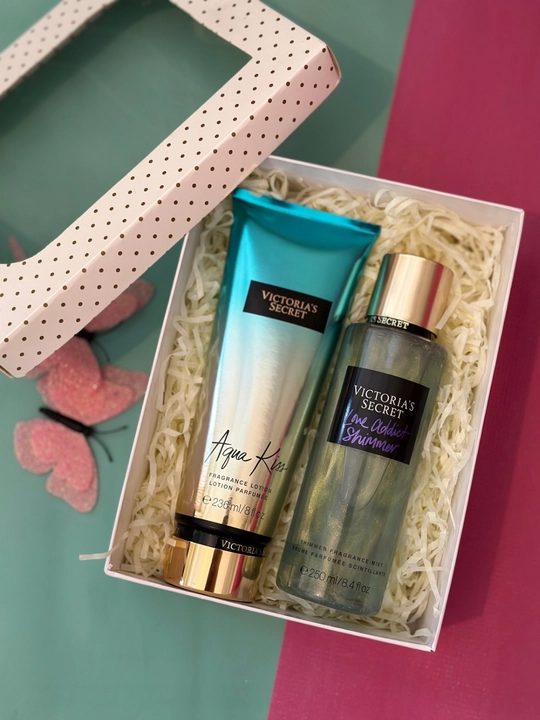 Sovg'a uchun parfyum to'plami Victoria's Secret losyoni va sprey-mist, 236 ml + 250 ml