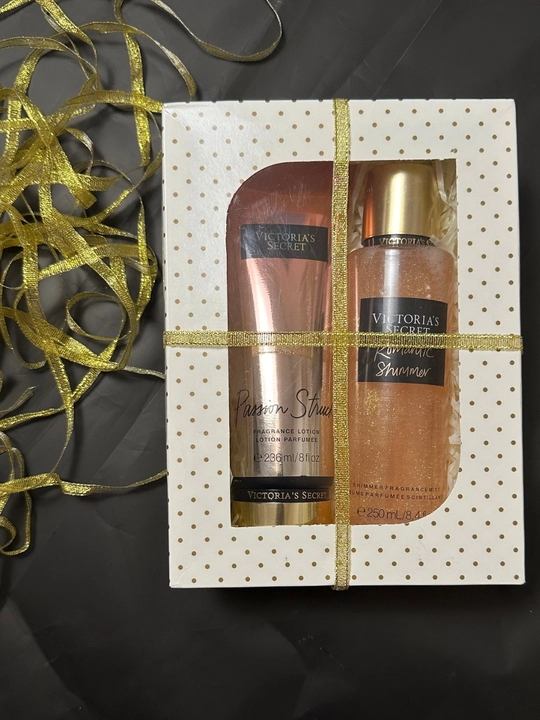 Sovg'a uchun parfyum to'plami Victoria's Secret losyoni va sprey-mist, 236 ml + 250 ml