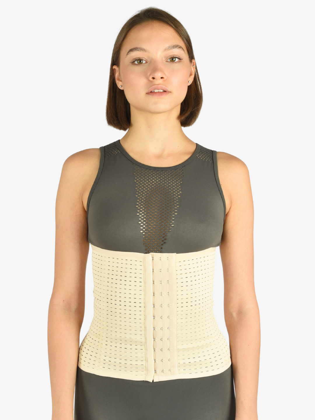 Ozini yuvayotgan qizga qarab Aloqada jinsiy aloqa