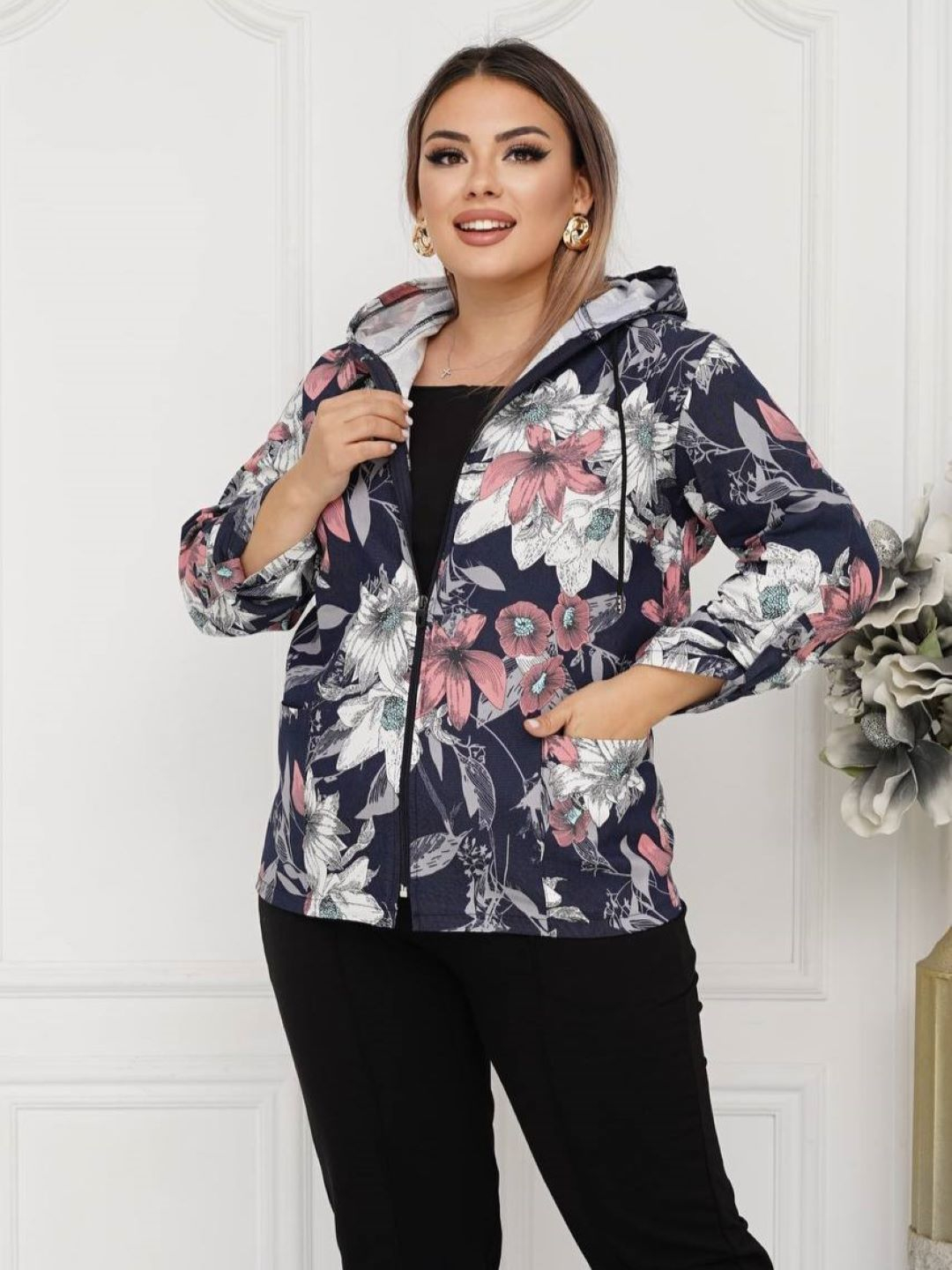 Nudist plyajdagi modellarning samimiy fotosuratlari