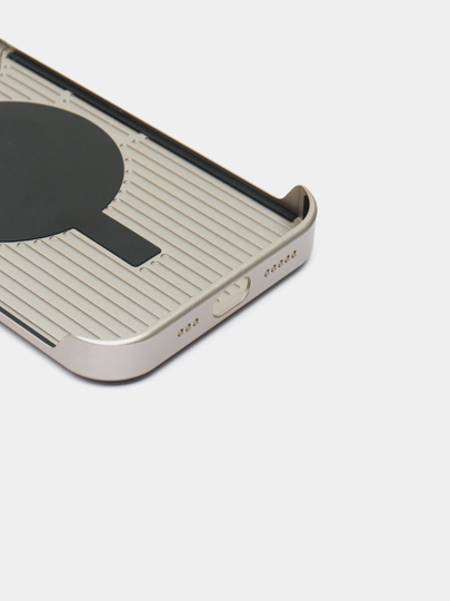 IPhone 14, 15, 16 Pro / Max, MagSafe uchun xushbo'y hidli charm metall g'ilof