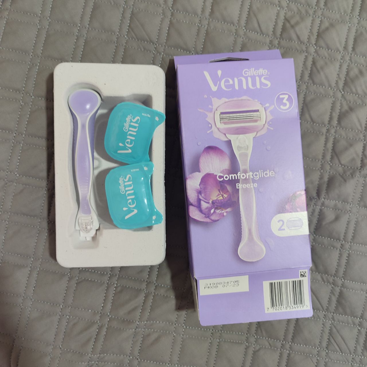 Женская бритва Venus Comfort Glide Breeze с 2сменными кассетами