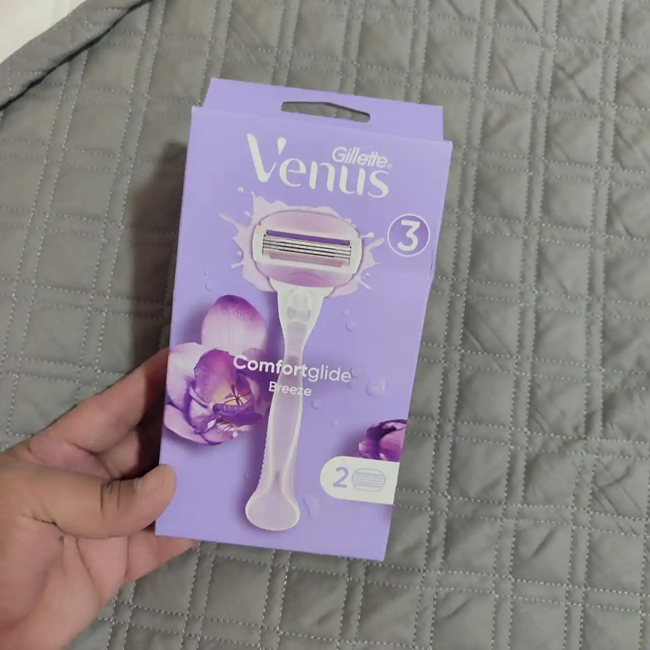 Женская бритва Venus Comfort Glide Breeze с 2сменными кассетами