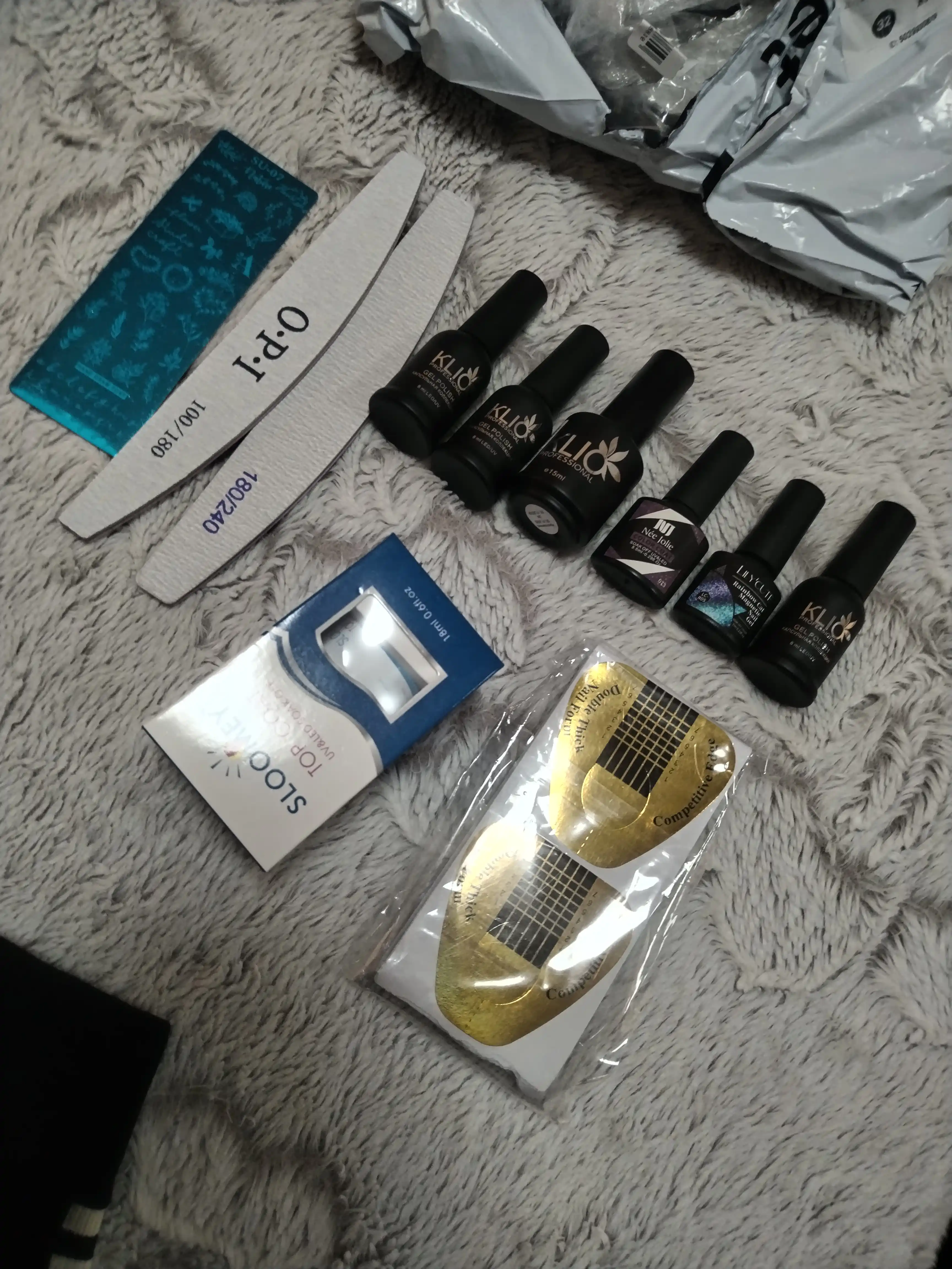 Shaffof asos Klio, tirnoqlarni mustahkamlash uchun 15 ml