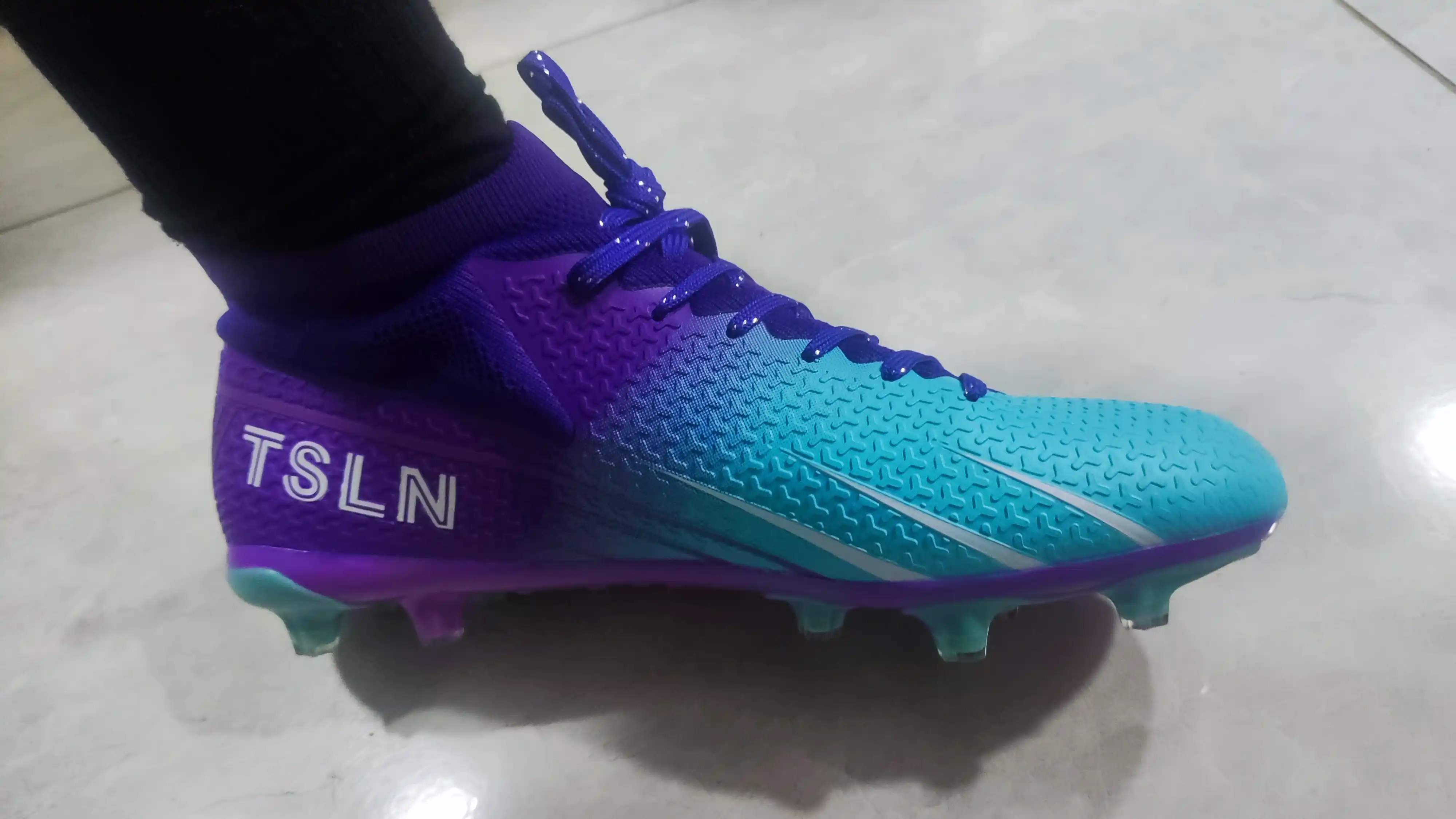 Professional butsi "TSLN FG", 3D qoplamli , futbol butsalari va sorokonojkalari,