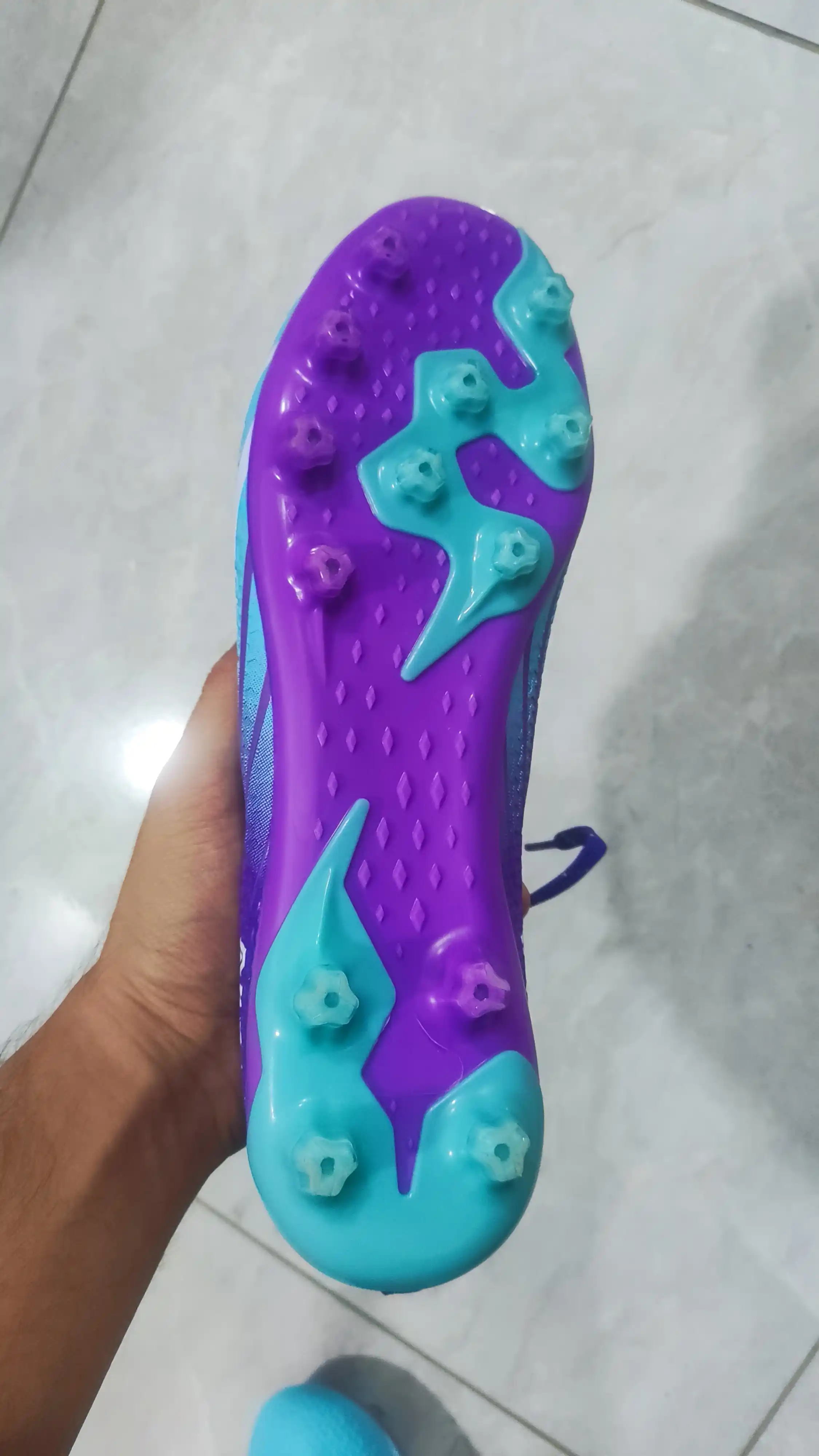 Professional butsi "TSLN FG", 3D qoplamli , futbol butsalari va sorokonojkalari,
