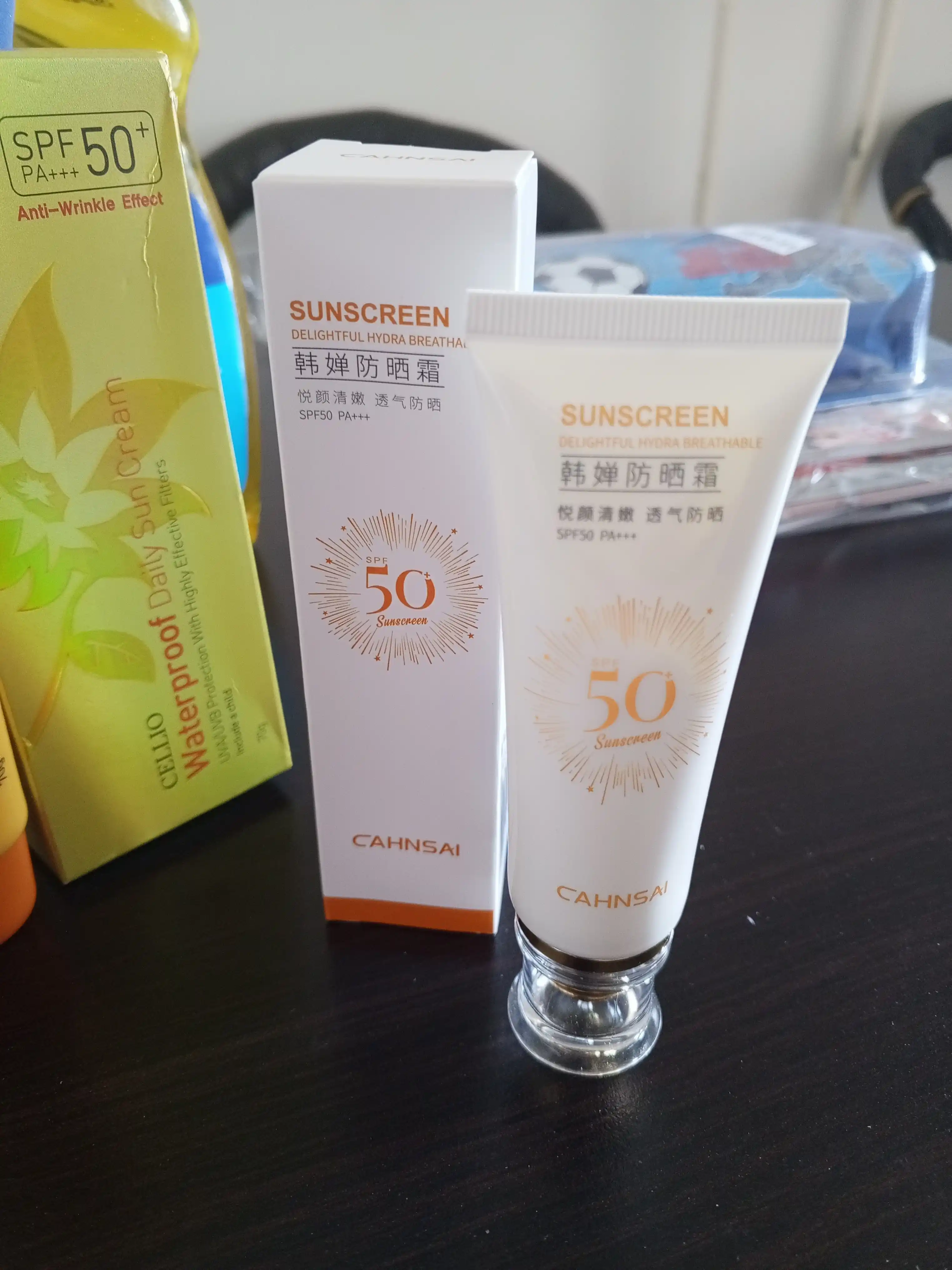 Quyoshdan himoya qiluvchi krem, yuz va tana namlovchi, suvga chidamli, SPF 50 PA++