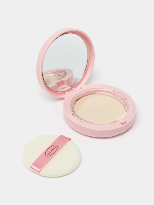 Yoshartiruvchi upa LillyKay Lovely Two Way Cake SPF40+ – tabiiy yoritilgan va silliq teri