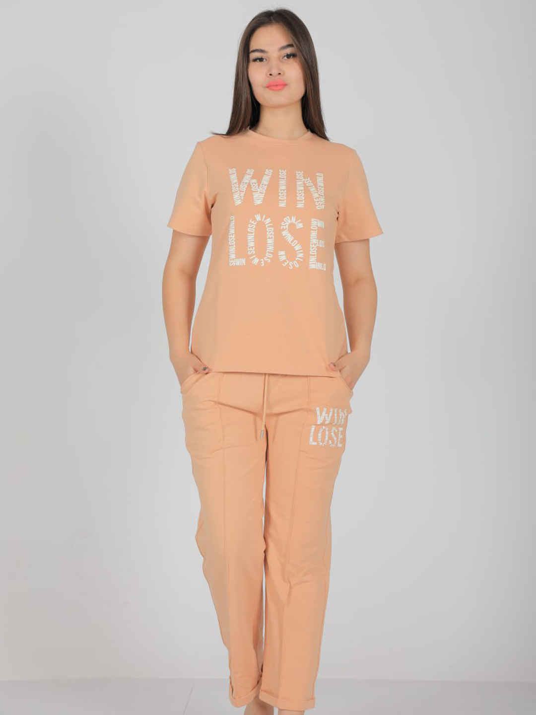 Paypoq kiygan kelinlar ishtirokidagi onlayn porno