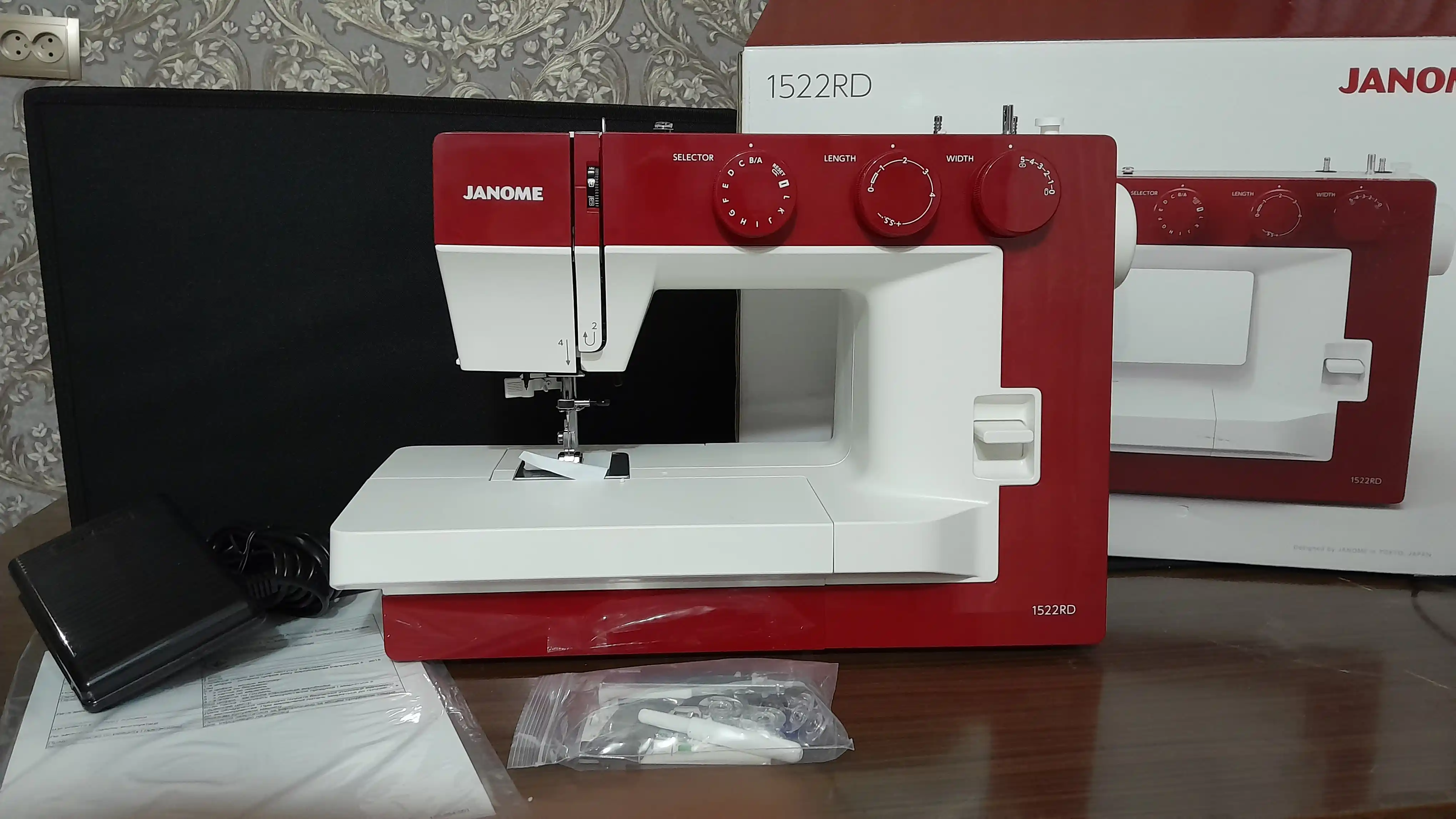 Швейная машина Janome 1522RD