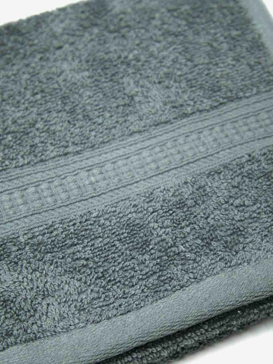Trio sochig‘i 100% paxtadan, yumshoq va shimuvchan, 72×147 va 40×60 sm o‘lchamlarda