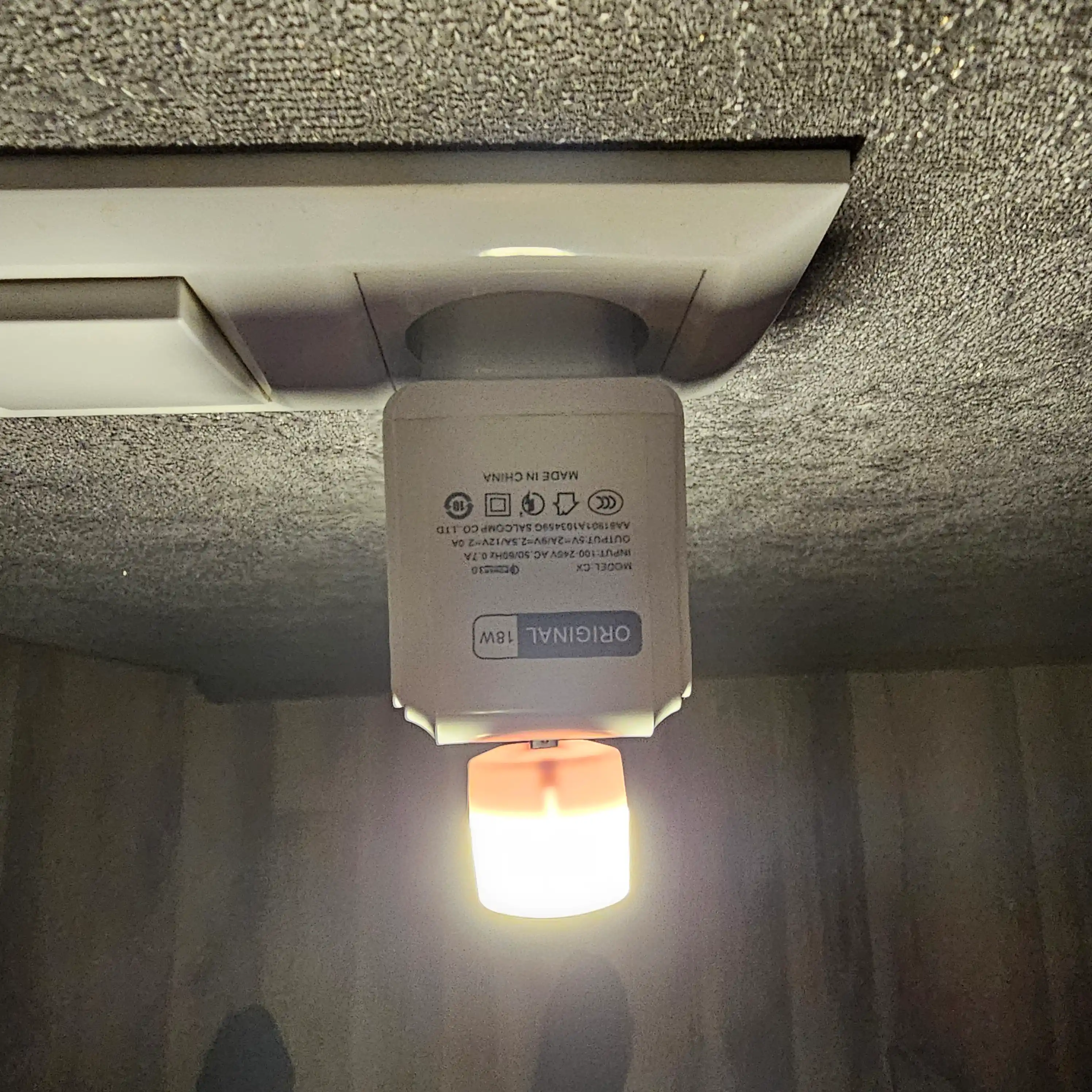 Yoritgich energiya tejash, dumaloq, USB