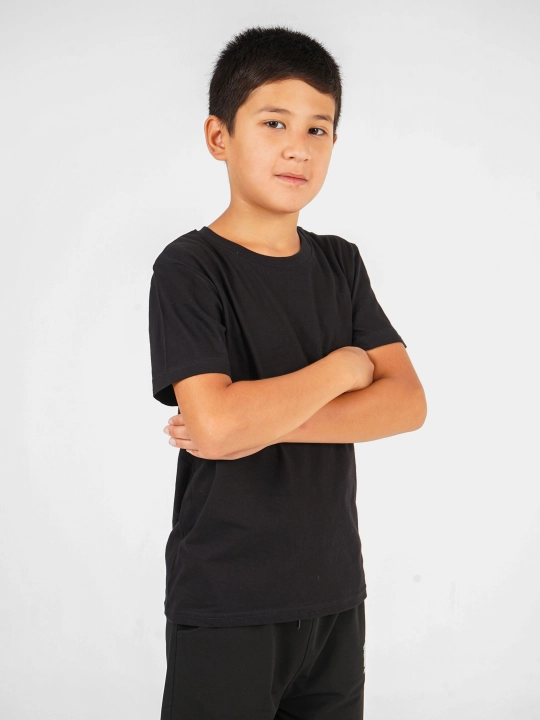 Futbolka oq va qora, qiz va o'g'il bolalar uchun, asosiy