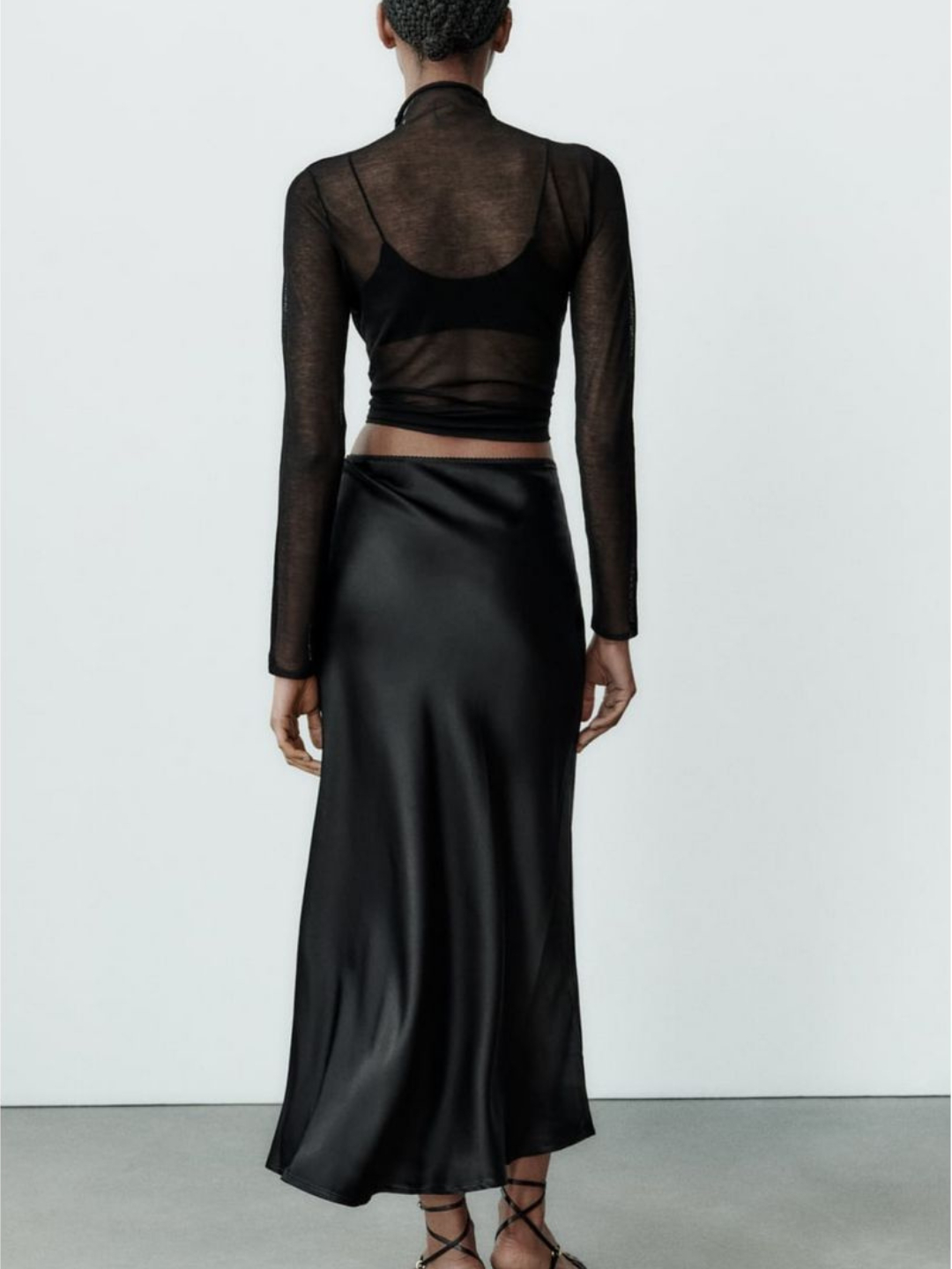 Paypoq kiygan sexy kotiba qizlar