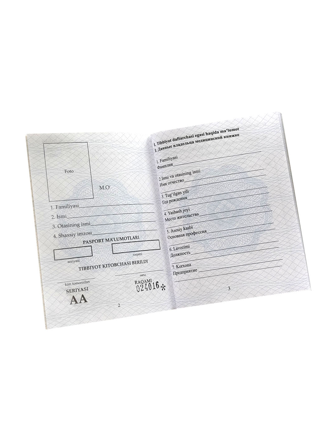 Podyum fotosuratlarida yalangoch moda