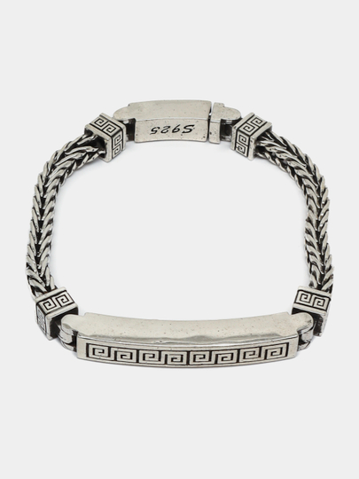 Garajlar orqasida Blowjob Ismlari bilan yalangoch qizlarning fotosuratlari