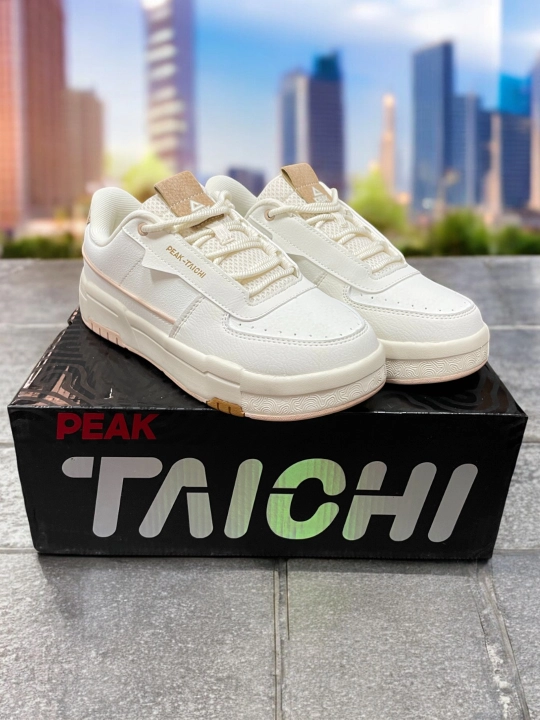 Ayollar krossovkalari PEAK SPORT, har kungi