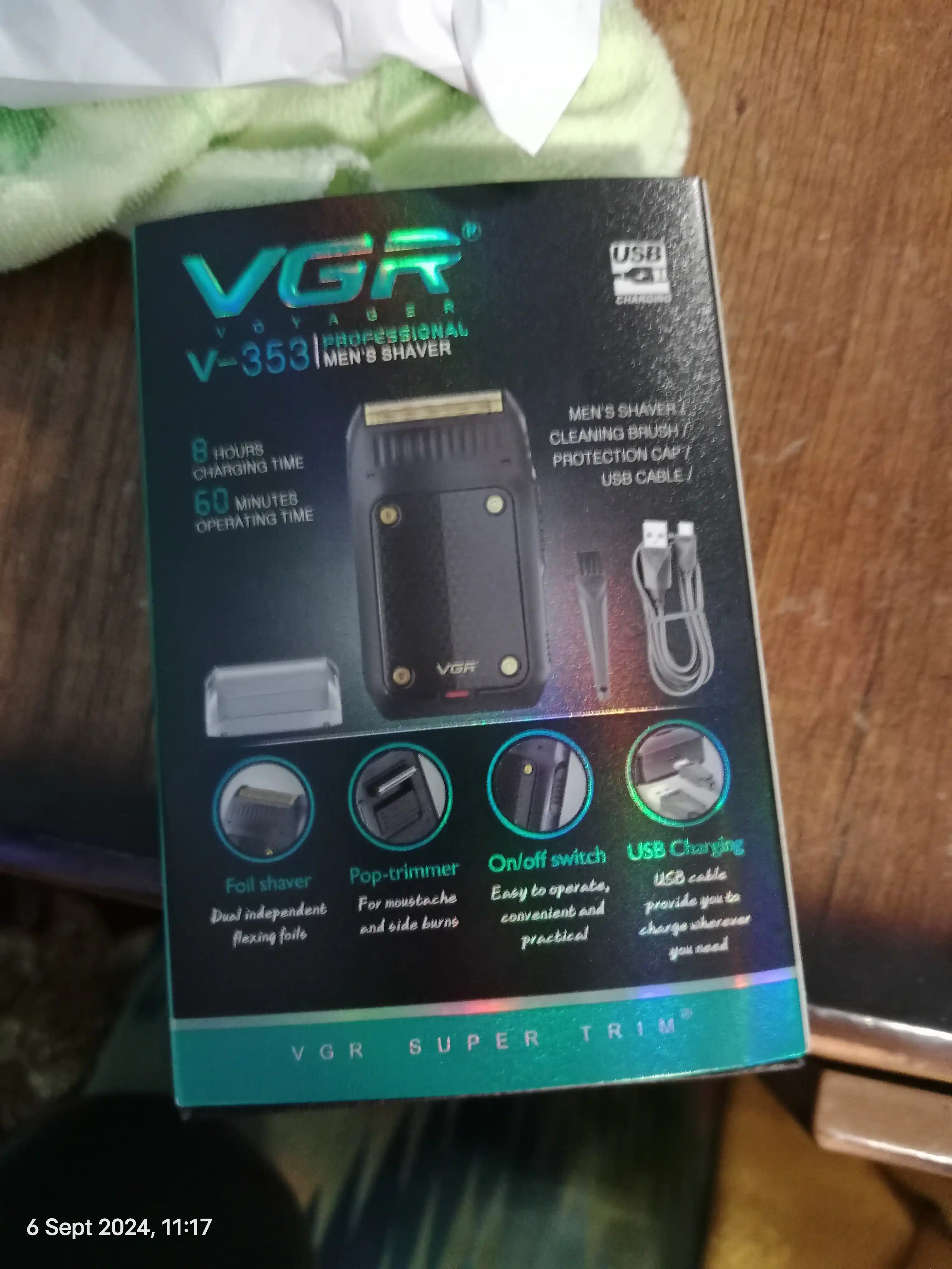 VGR V-353 elektr ustara, o‘rnatilgan trimmer bilan, simsiz portativ sheyver