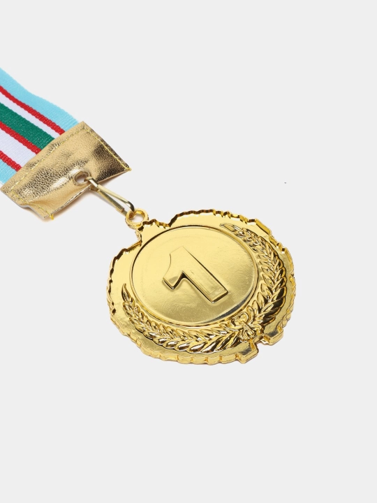 Sovrin medali, lentadagi metall, 1-oʻrin oltin, 2-oʻrin kumush, 3-oʻrin bronza