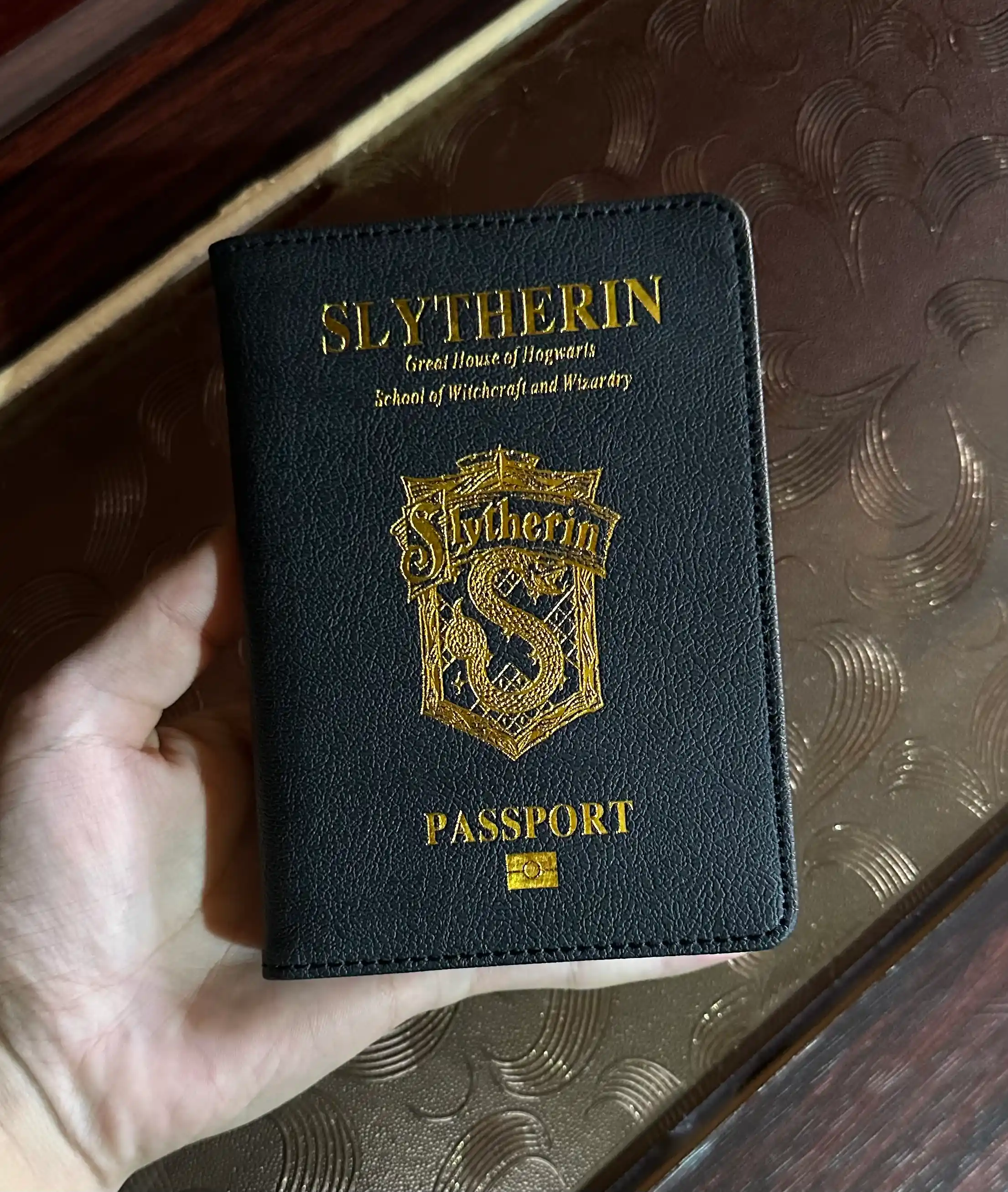 Passport va avtodokumentlar uchun g‘ilof, kartalar uchun bo‘lim, Marvel, DC, Haryy Potter