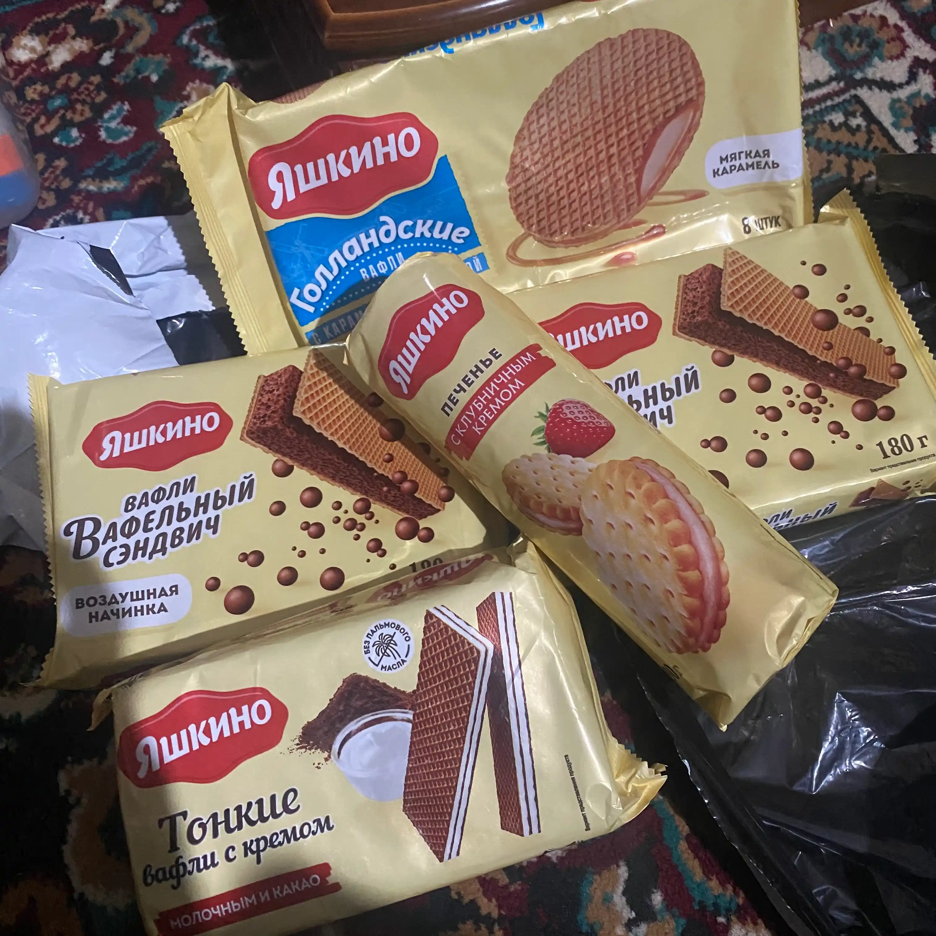 Yupqa vafli Yashkino, kakao va sut kremi bilan, 144 g