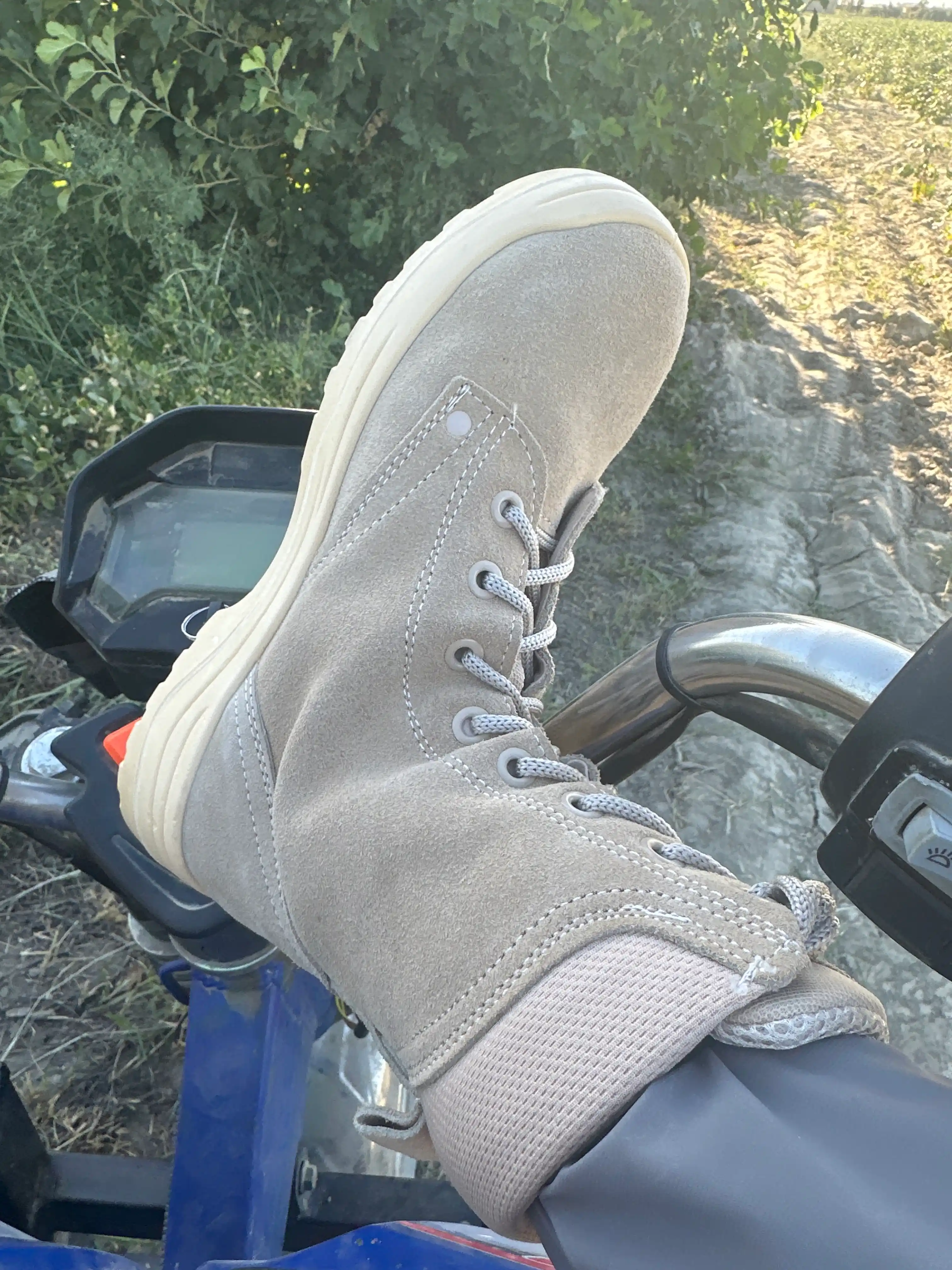Erkaklar va ayollar uchun harbiy, ovchilik, taktik, treking va kundalik botinkalar
