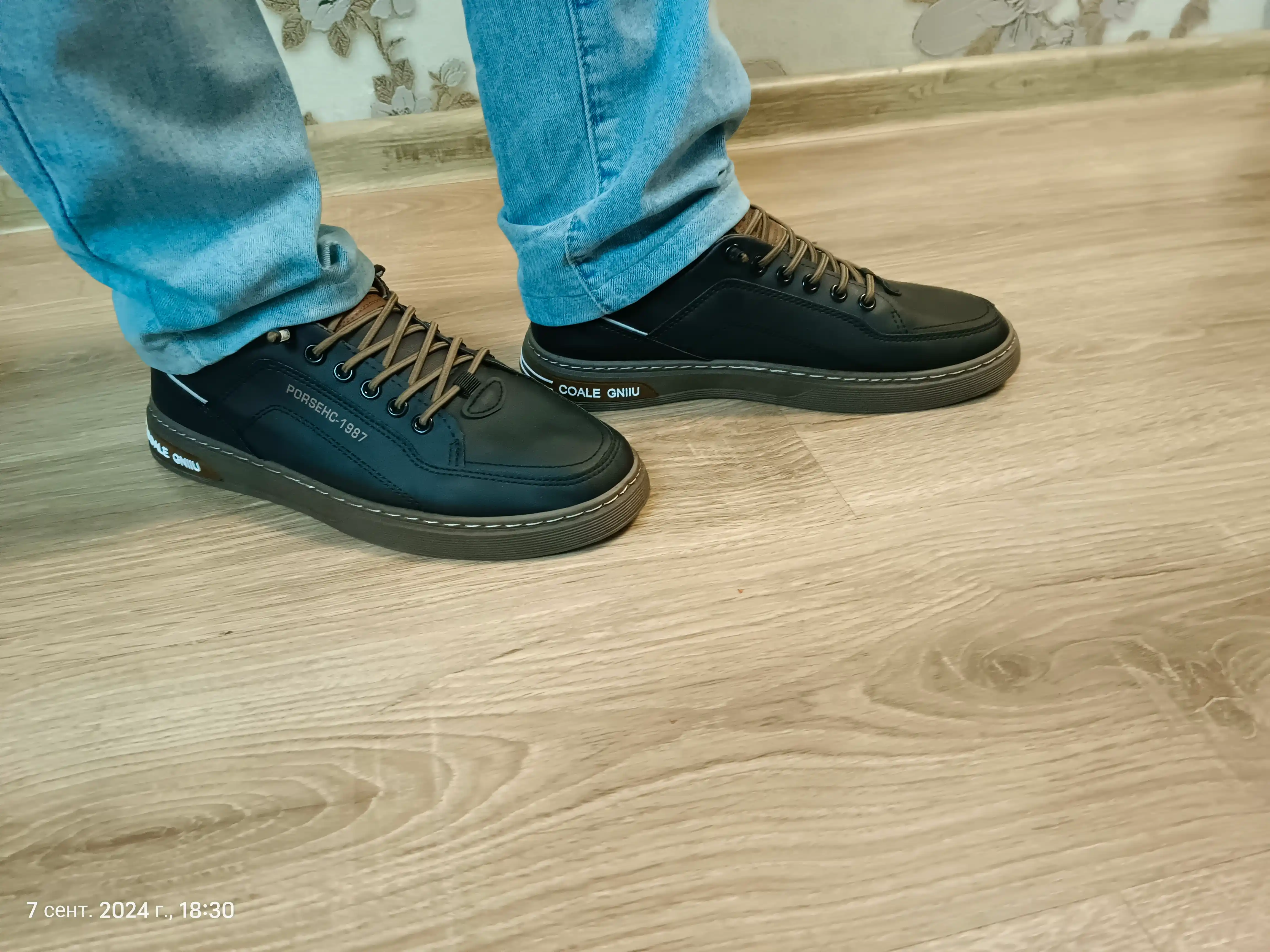 Erkaklar krossovkasi, kuz, 39-44