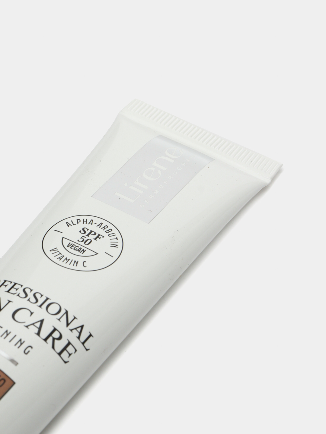 Chiroyli qizlar minutlar berib Konduktor poyezdda bir yigitni sikadi