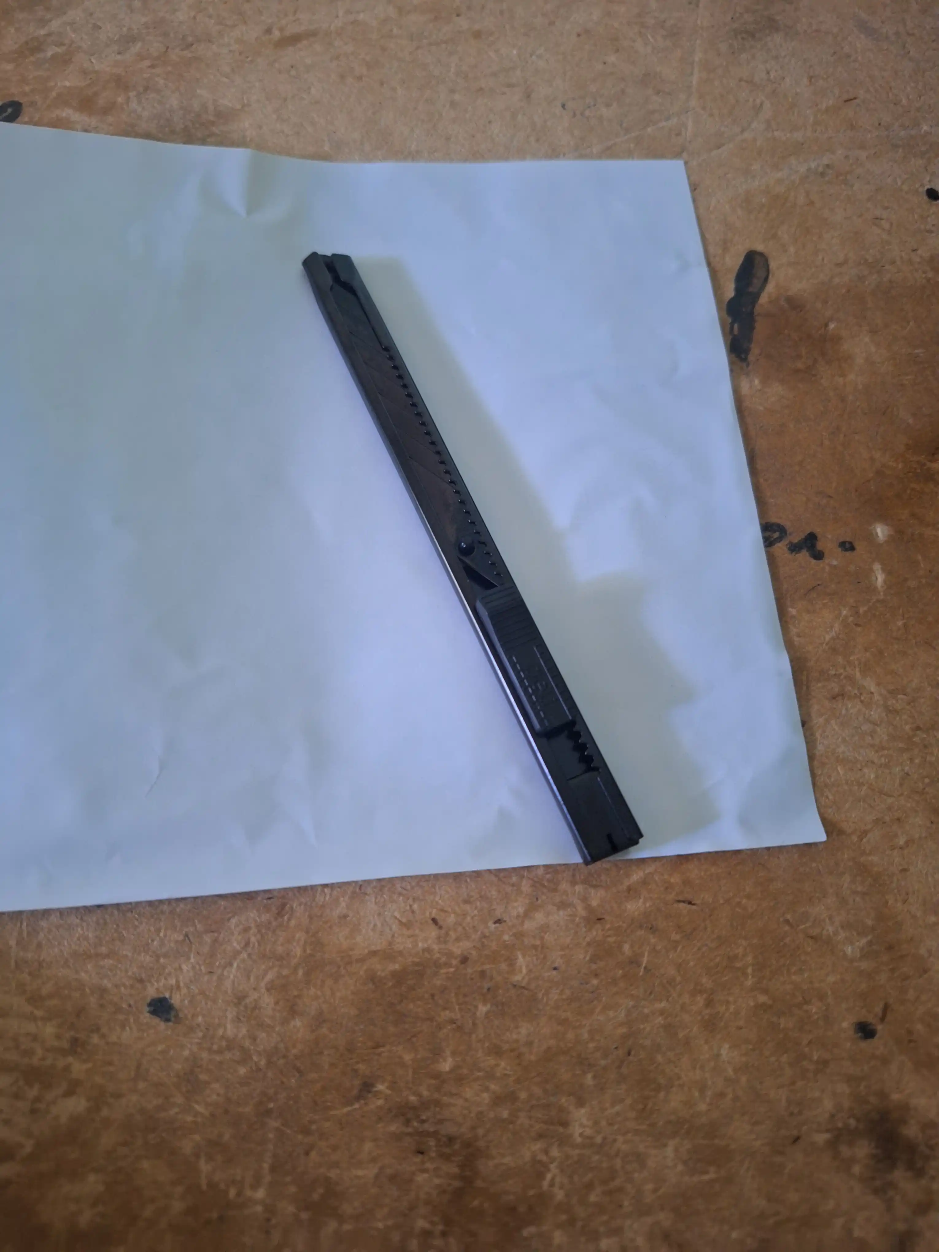Ish yuritish pichog'i 9 mm 30 daraja. DL007H Deli