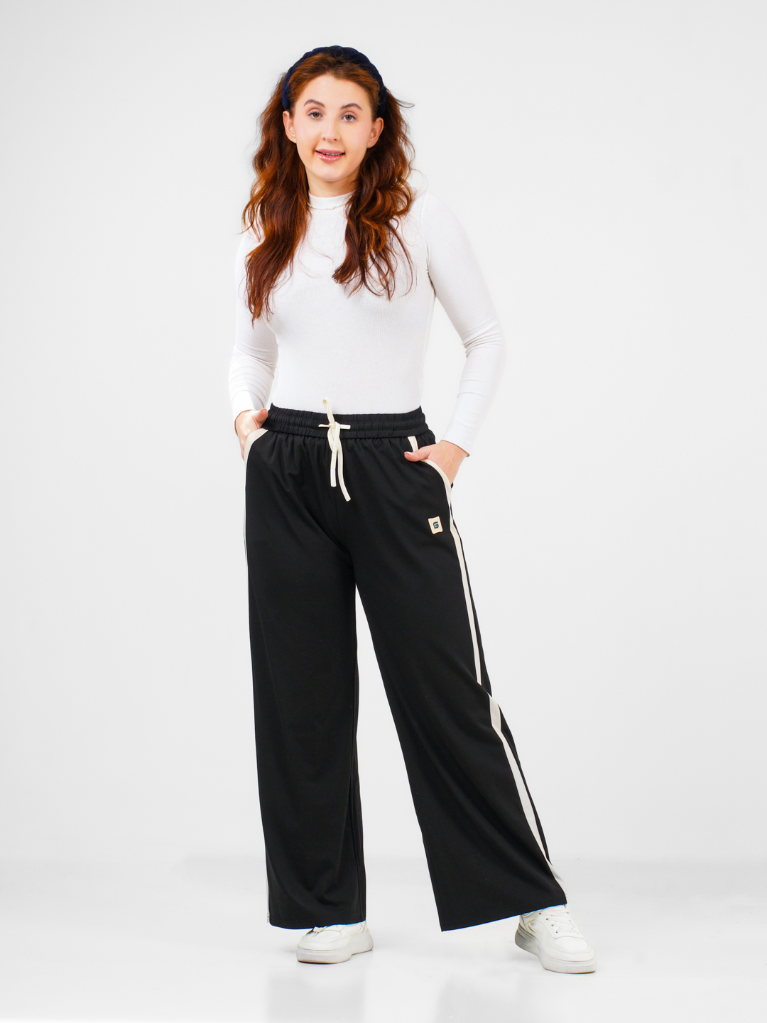 Legging kiygan seksual qiz