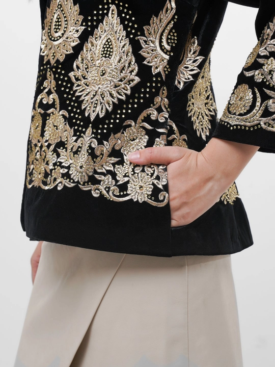 Ayollar uchun adras printli abaya