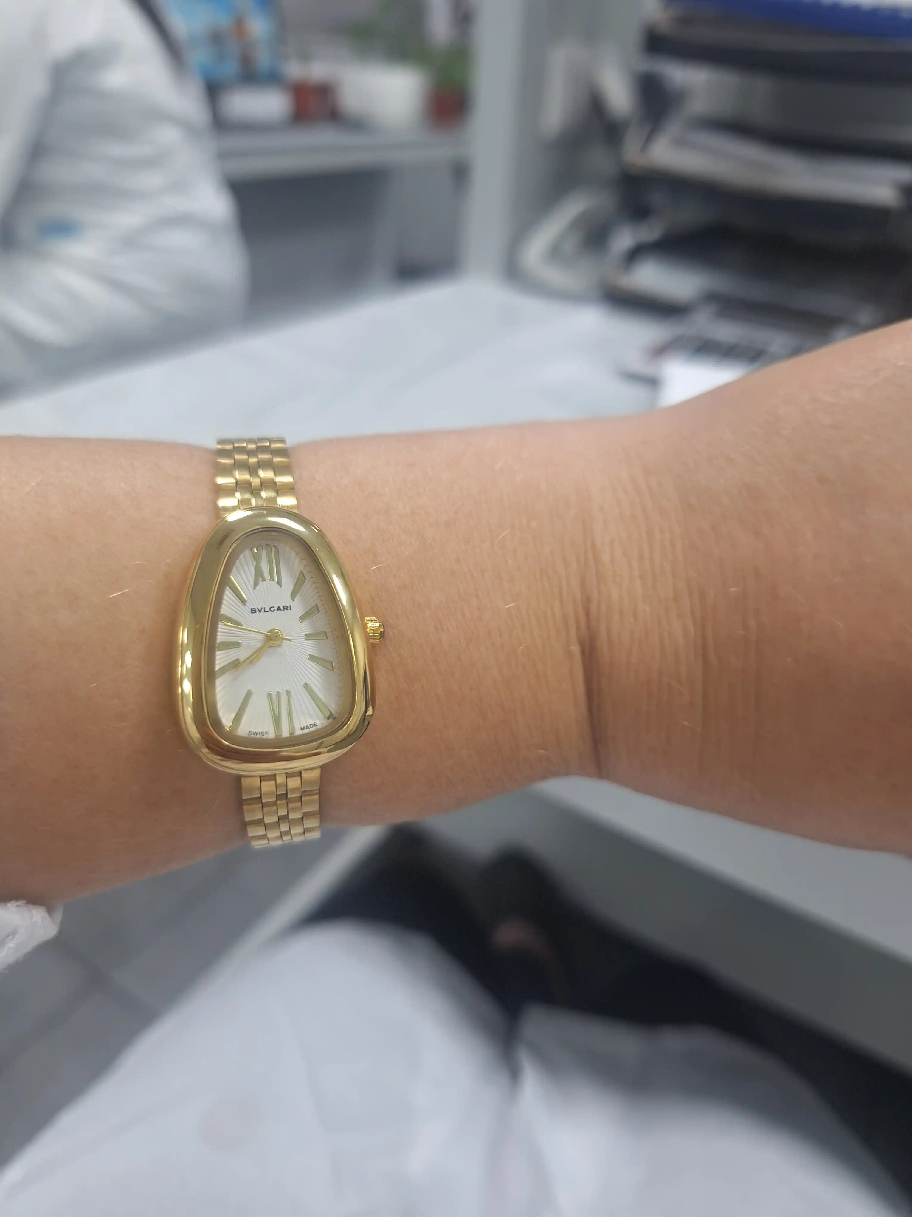 Женские наручные часы BVLGARI на любой стиль, в подарочной упаковке