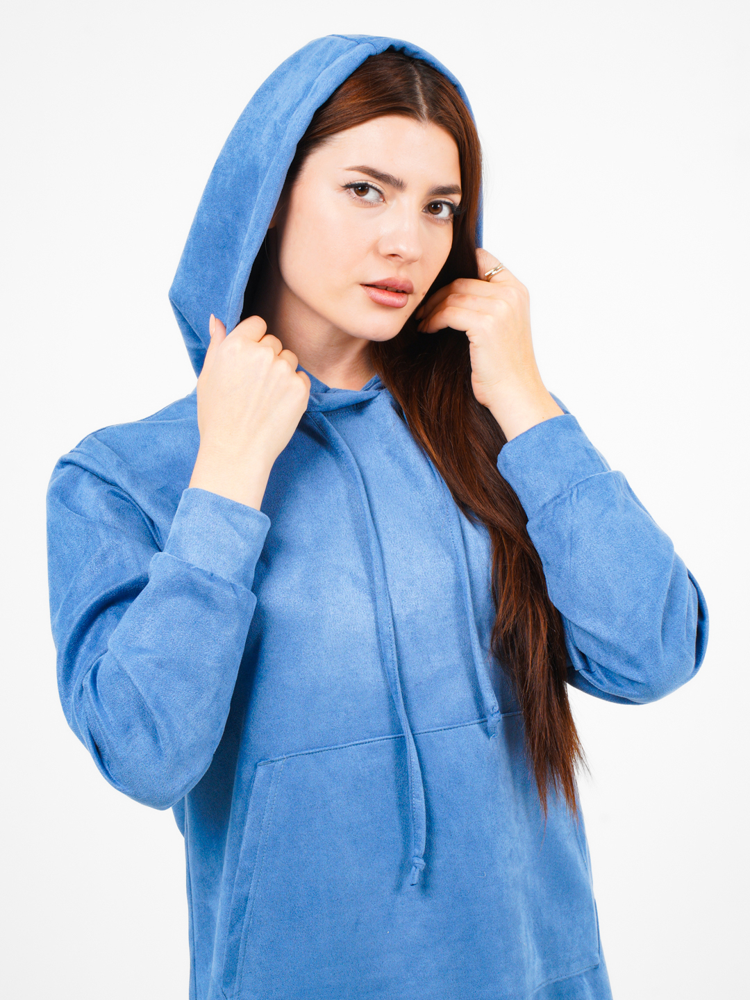 Ular Ennning yalashiga kiradilar