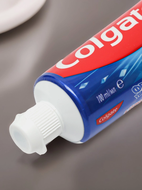 Tish pastasi Colgate "Fresh Uverennost'" Nozik yalpiz, 100 ml