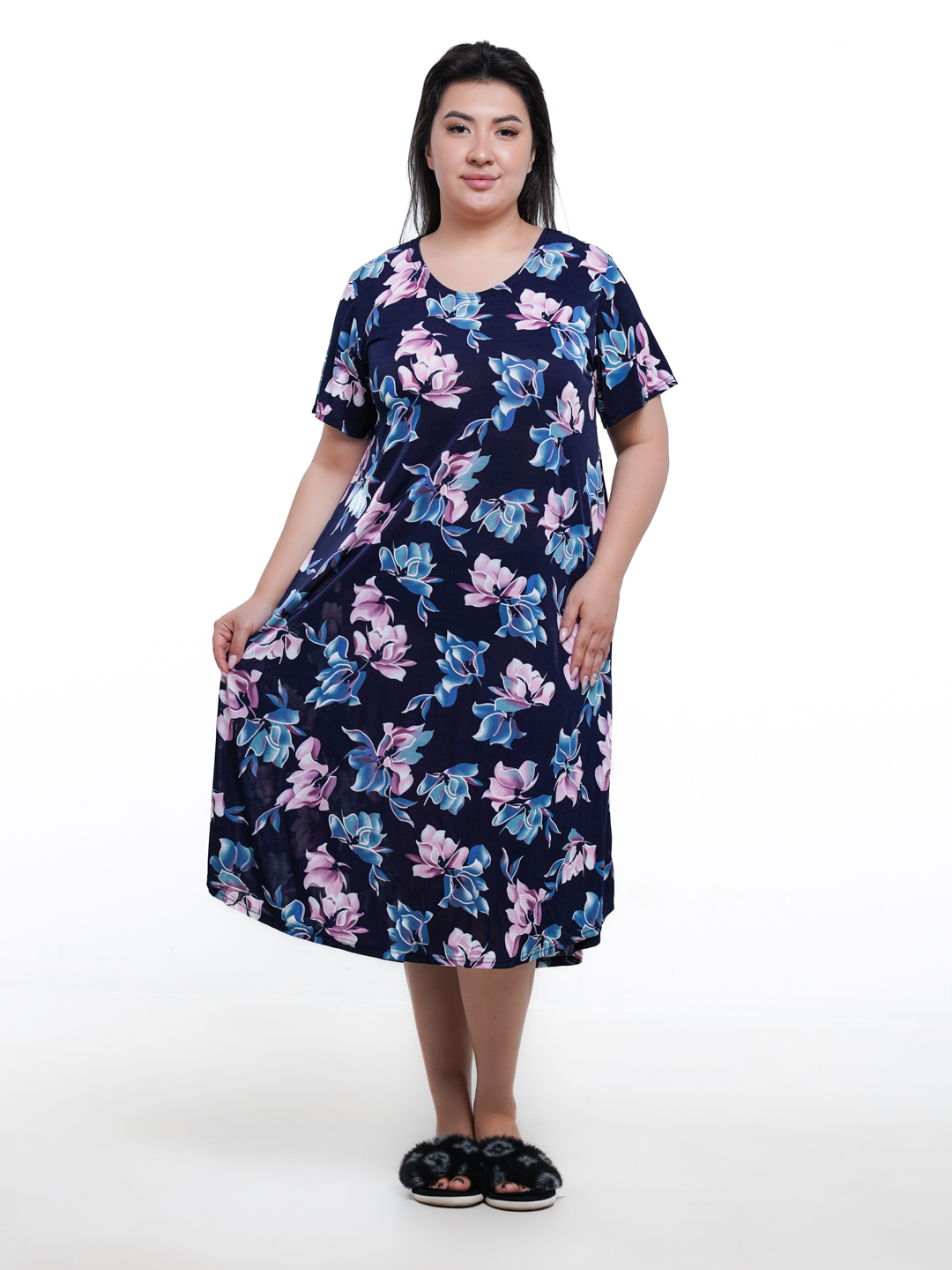 Katta eshakli gozal qiz anal jinsiy aloqadan zavqlanadi.