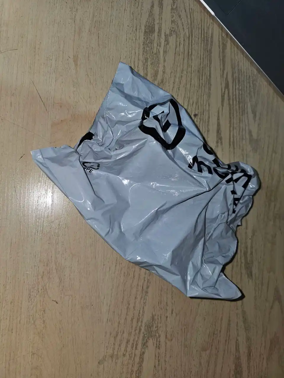 Erkaklar uchun kvarts soati, sovg'a qutuchasi bilan