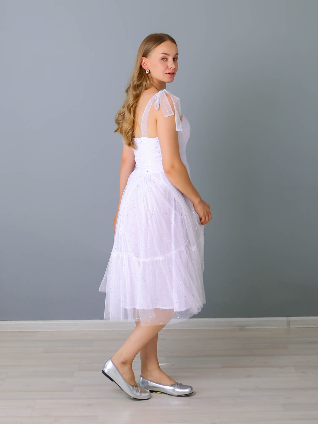 Kochada shahvoniy yalangoch qizlar