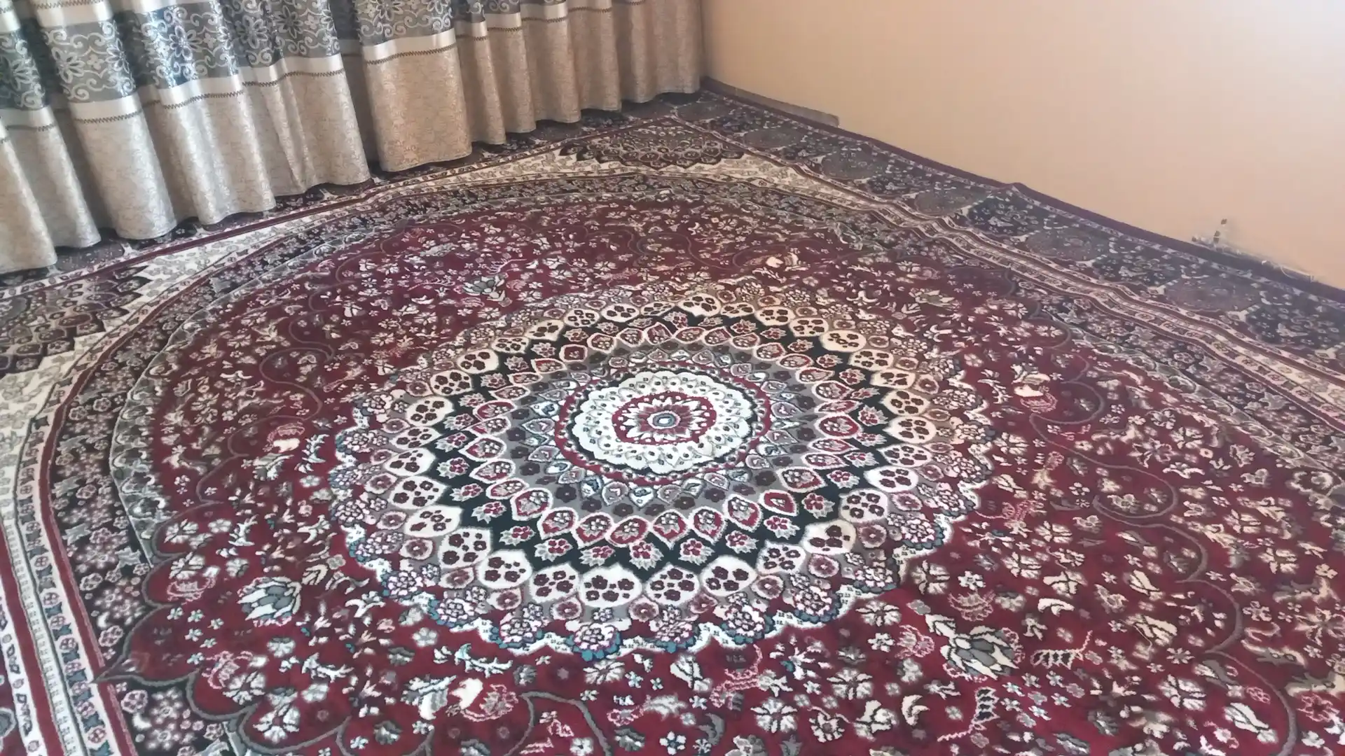 2.5 x 3.5 metrli, uy va xonadon uchun gilam, yumshoq, o‘lchami 250 * 350 sm