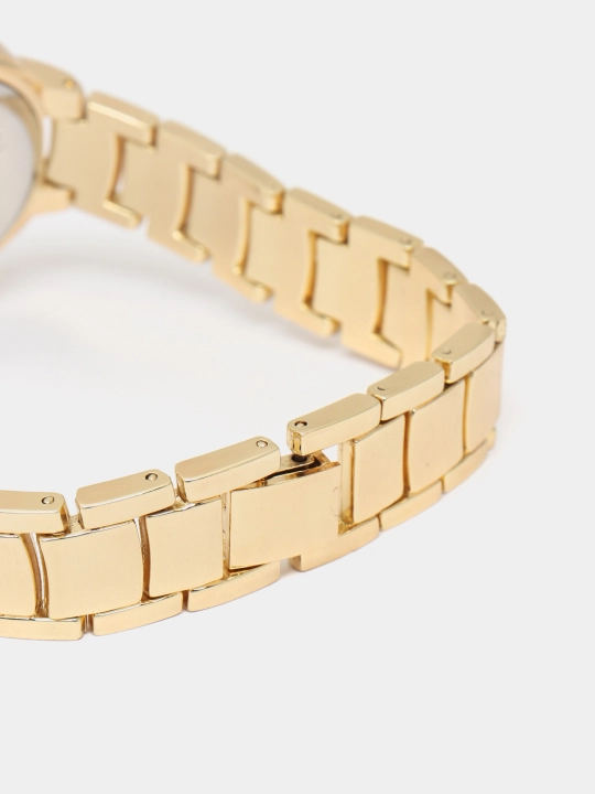 Ayollar qo'l soati, Omega, Guess