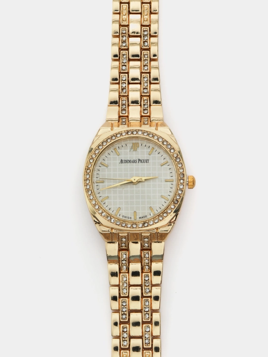 Ayollar qo'l soati, Omega, Guess