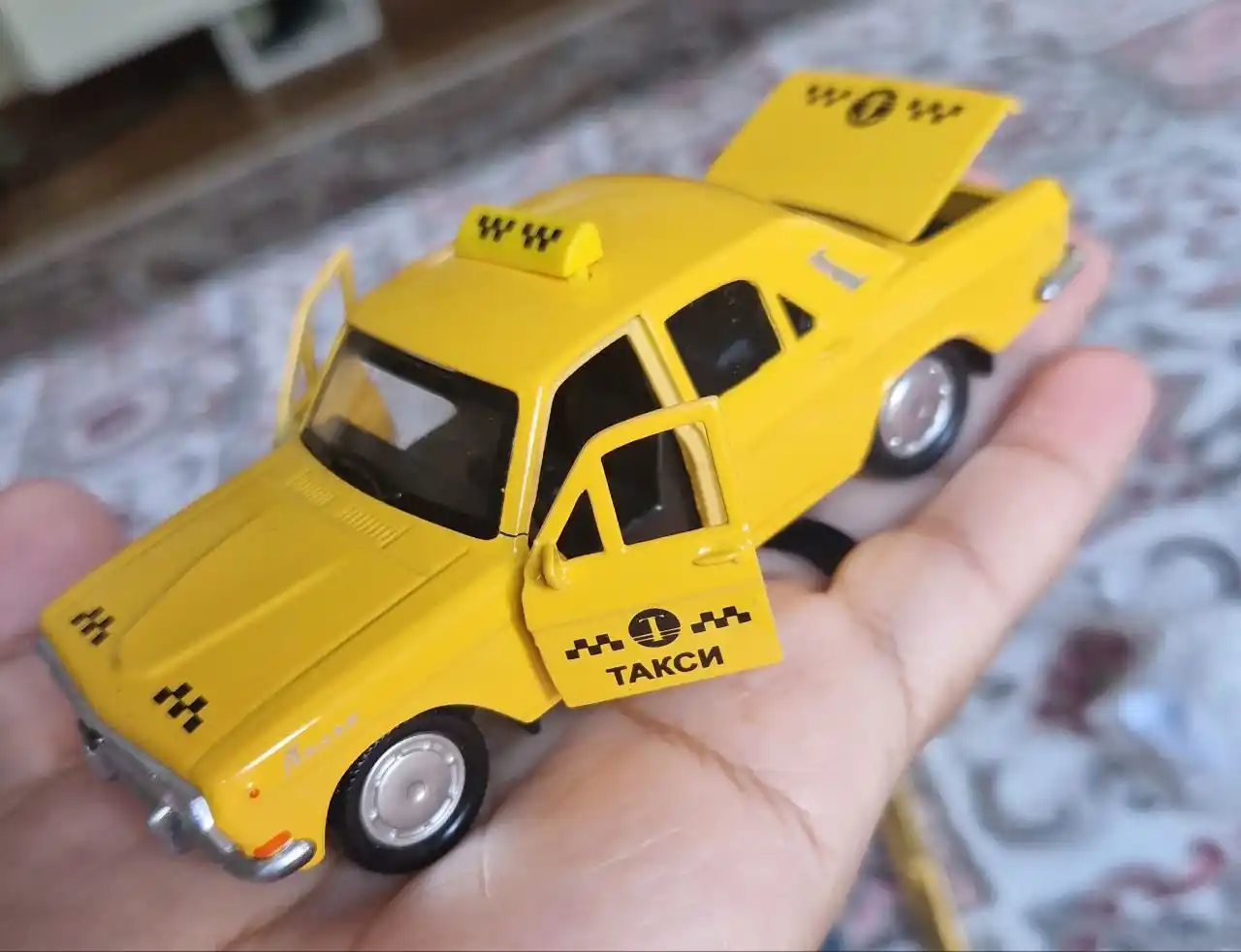 Машинка игрушка Волга Газ 24 Такси, металлическая масштабная модель 1:39
