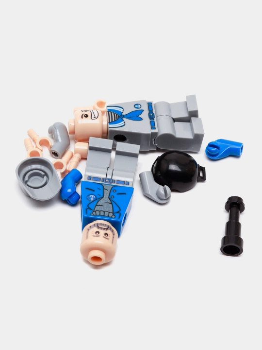 8 ta 1 da konstruktorlar "Harbiy flot va kema" Lego bilan mos keladi