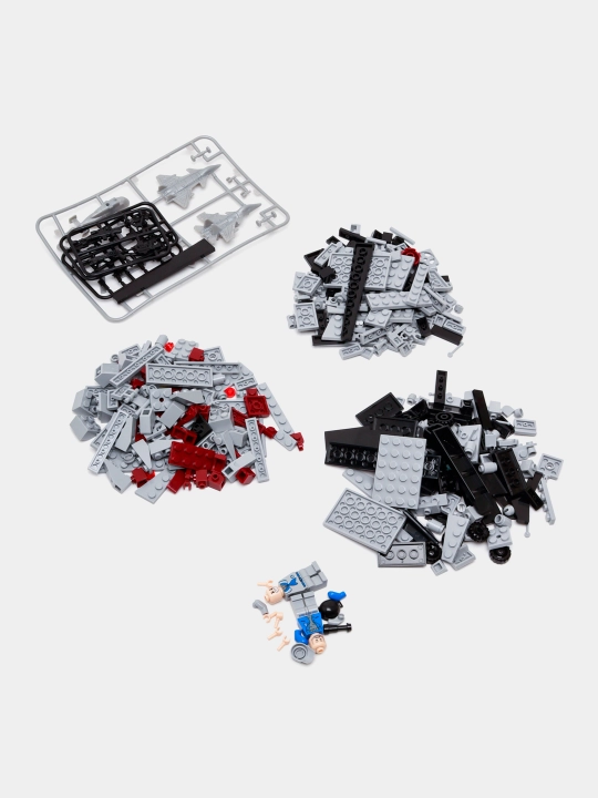 8 ta 1 da konstruktorlar "Harbiy flot va kema" Lego bilan mos keladi