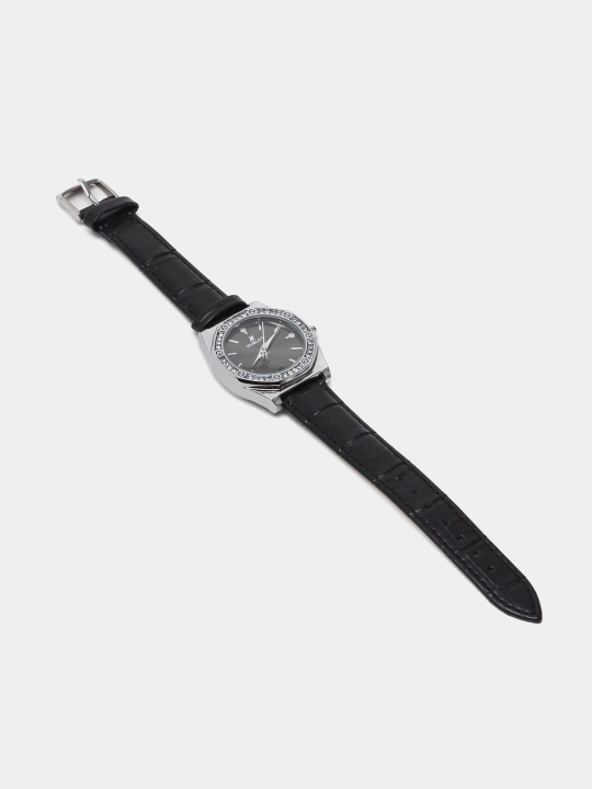 Ayollar uchun xar qanday uslubga mos keluvchi Hublot qo'l soati, qutisi bilan birga