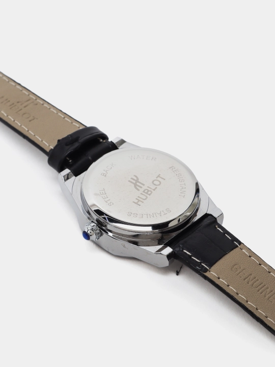 Ayollar uchun xar qanday uslubga mos keluvchi Hublot qo'l soati, qutisi bilan birga