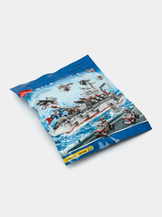 8 ta 1 da konstruktorlar "Harbiy flot va kema" Lego bilan mos keladi
