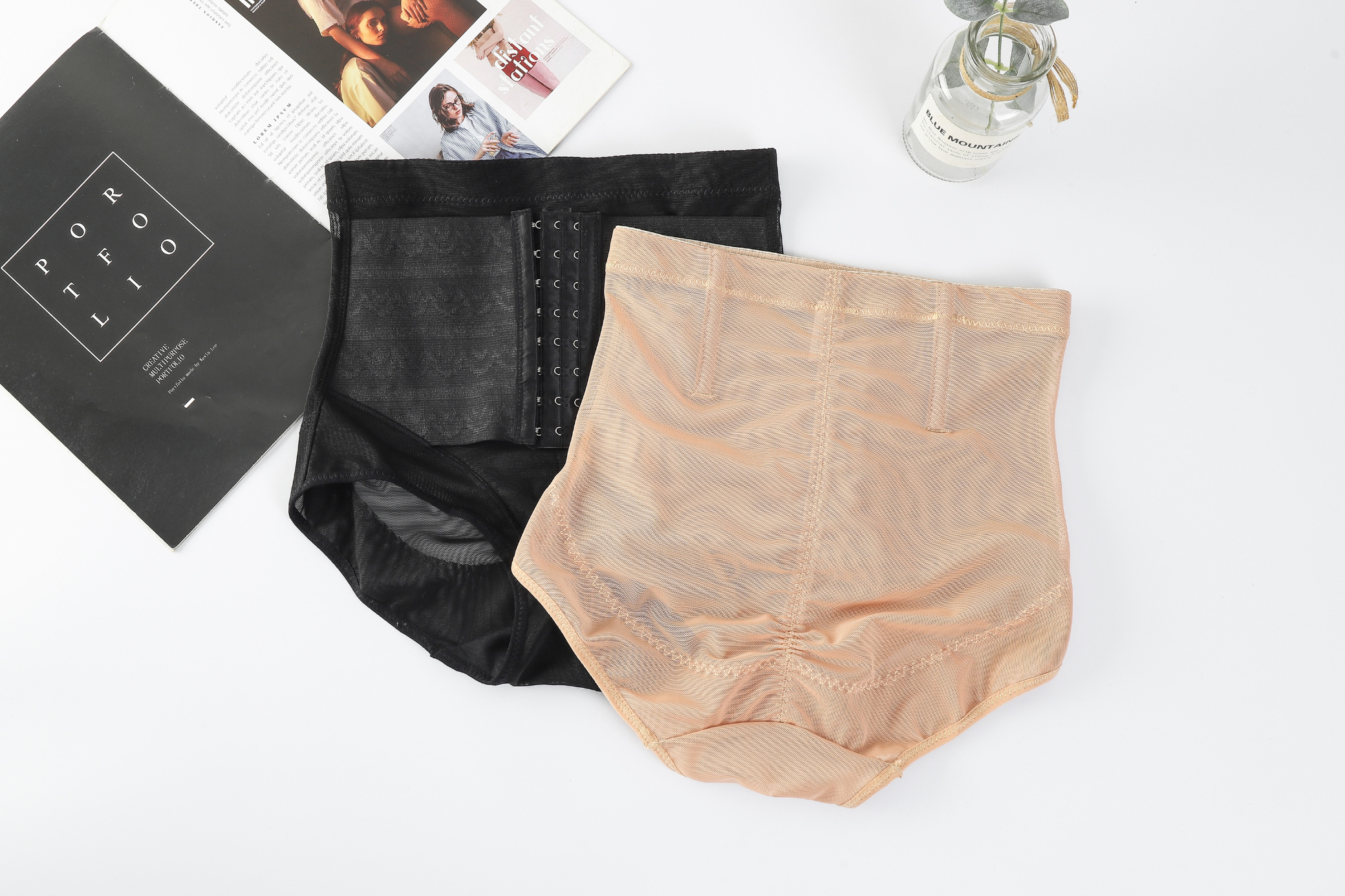 Yosh qizga anal jinsiy aloqani orgatadi