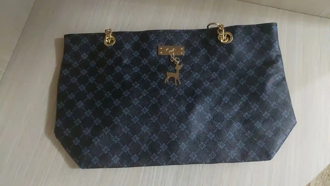 Ayollar uchun charm shopper sumkasi, qulay elkama-kamar va bosma bilan