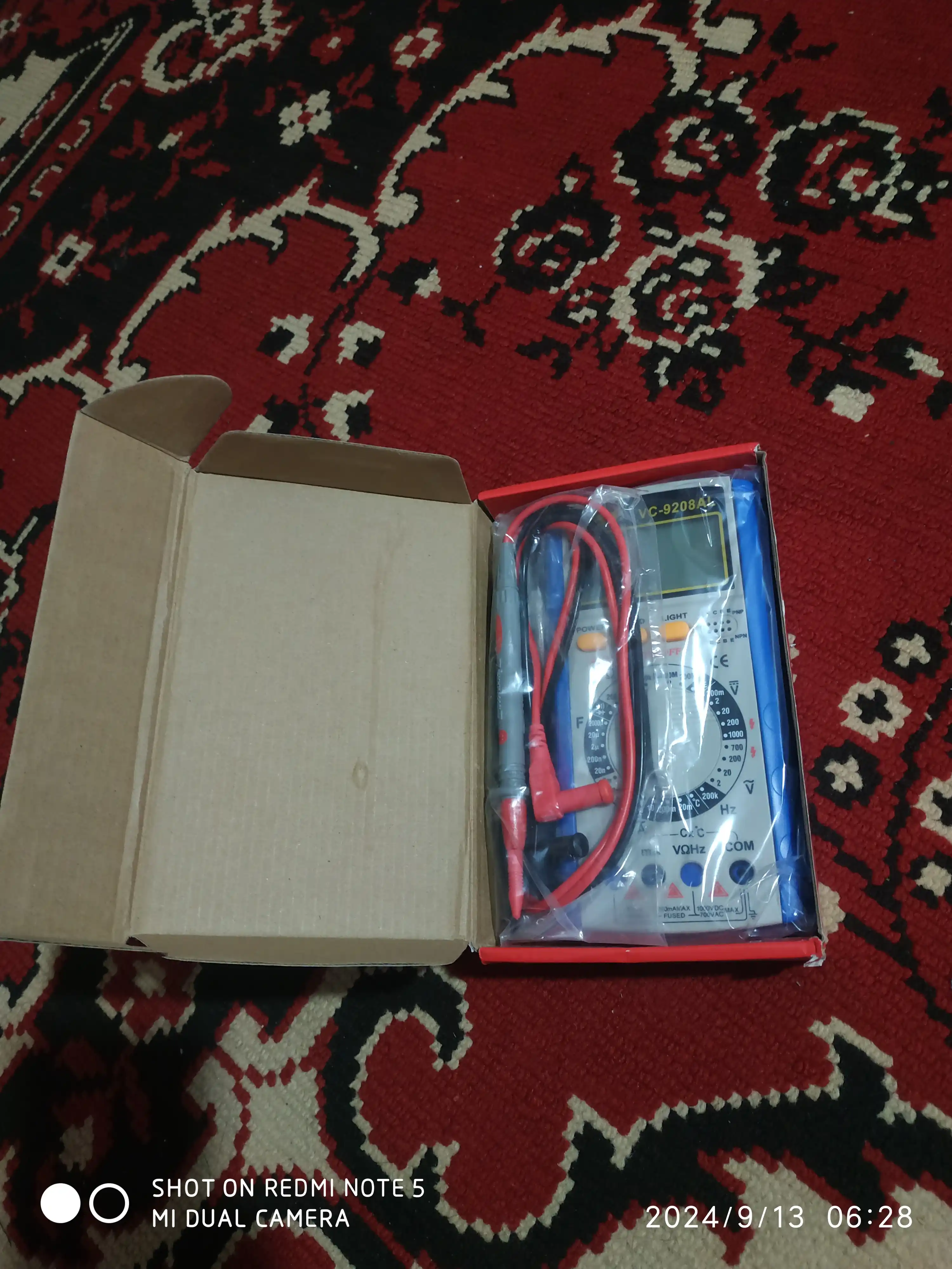 Multimetr raqamli, tester, voltmetr, model CHY VC9208AL