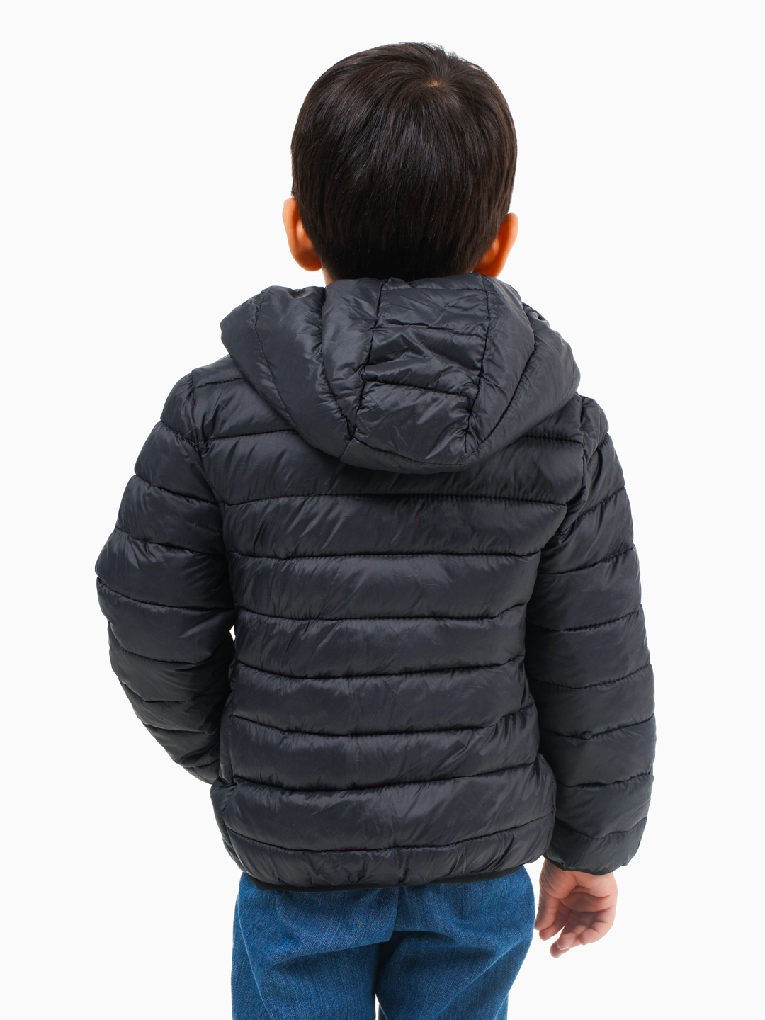 Bir ayol paypoq kiyadi